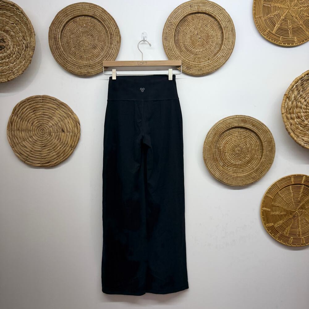 Aritzia TNA TNAction Black Yoga Pants Small - Picture 2 of 5